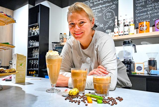 Tina Skaarup har overtaget driften af Kaffeslapperas. Onsdag 21. slår hun dørene op. <i>Foto: Ole iversen</i>