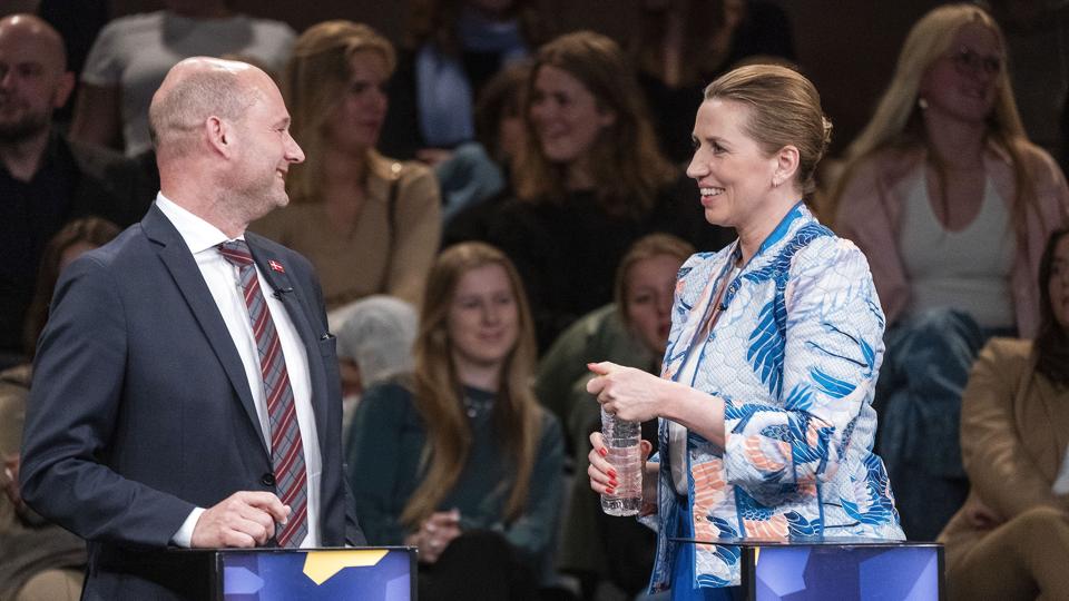 Striden om konsekvenserne af De Konservatives 2030-plan begyndte søndag 4. september, da statsminister Mette Frederiksen (S) og De Konservatives formand, Søren Pape Poulsen, tørnede sammen i en tv-debat mellem de tre statsministerkandidater. Billedet her er fra en tidligere lejlighed. (Arkivfoto). <i>Søren Bidstrup/Ritzau Scanpix</i>