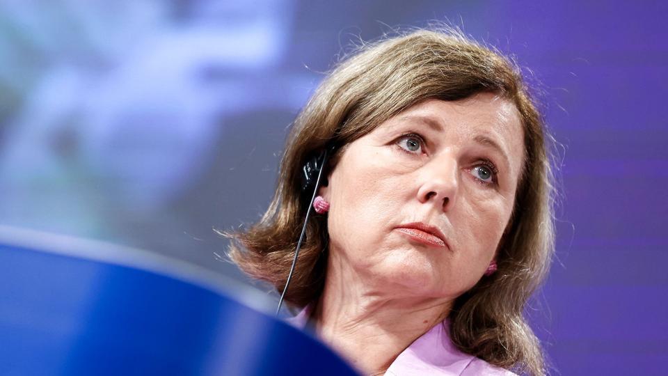 EU vil sikre uafhængigheden for medier i de 27 EU-lande med nye regler, siger EU-Kommissær for værdier og gennemsigtighed, Věra Jourová. <i>Kenzo Tribouillard/Ritzau Scanpix</i>