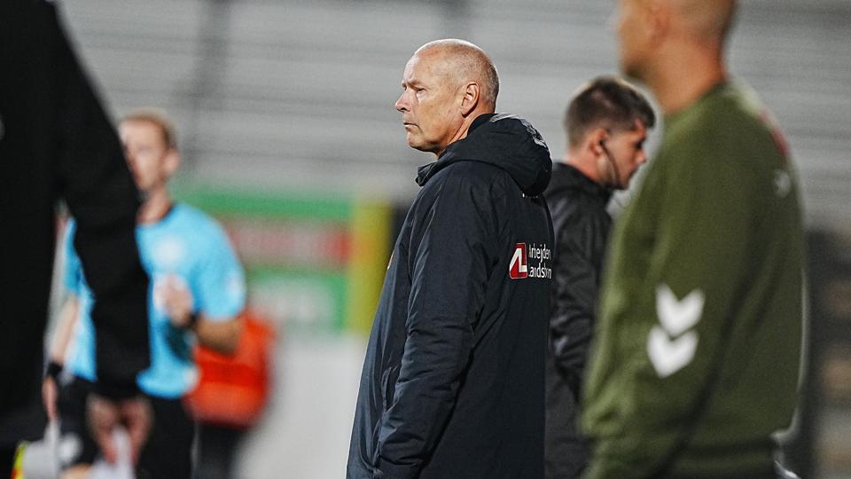 FC Nordsjælland-træner Flemming Pedersen vurderer ikke, at holdet kan blive dansk mester med så lavt et bundniveau som i fredagens nederlag til AC Horsens. <i>Bo Amstrup/Ritzau Scanpix</i>