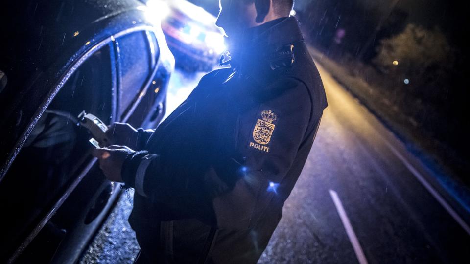 Hele fire gange fra fredag eftermiddag og frem til lørdag nat foretog Østjyllands Politi anholdelse af bilister, som var påvirket af enten spiritus eller narko. (Arkivfoto). <i>Mads Claus Rasmussen/Ritzau Scanpix</i>