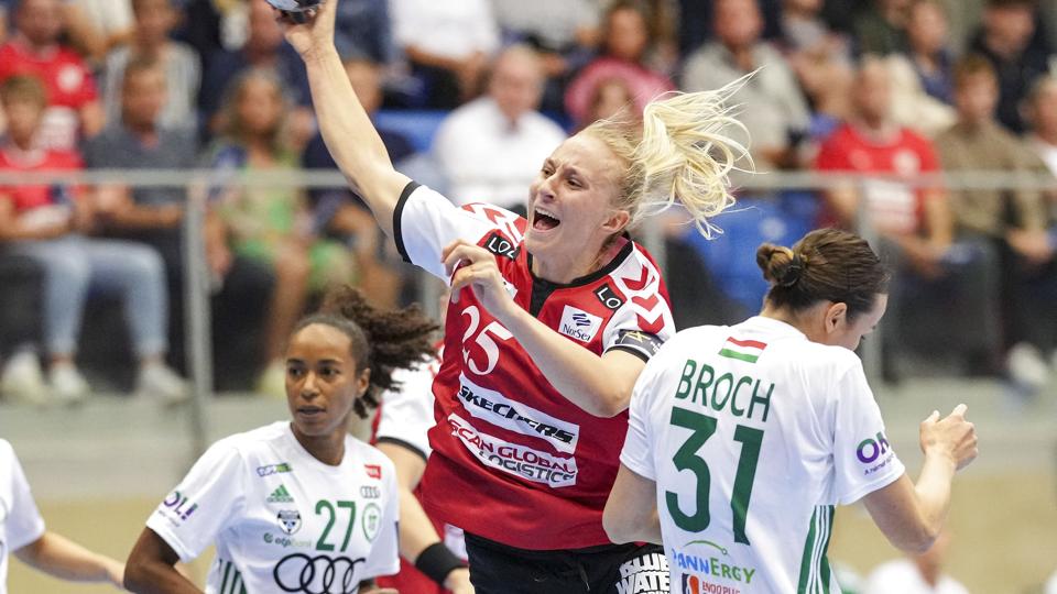 Henny Reistad var som altid en vital spiller for Team Esbjerg. Med ti kasser blev hun kampens topscorer. (Arkivfoto). <i>Claus Fisker/Ritzau Scanpix</i>