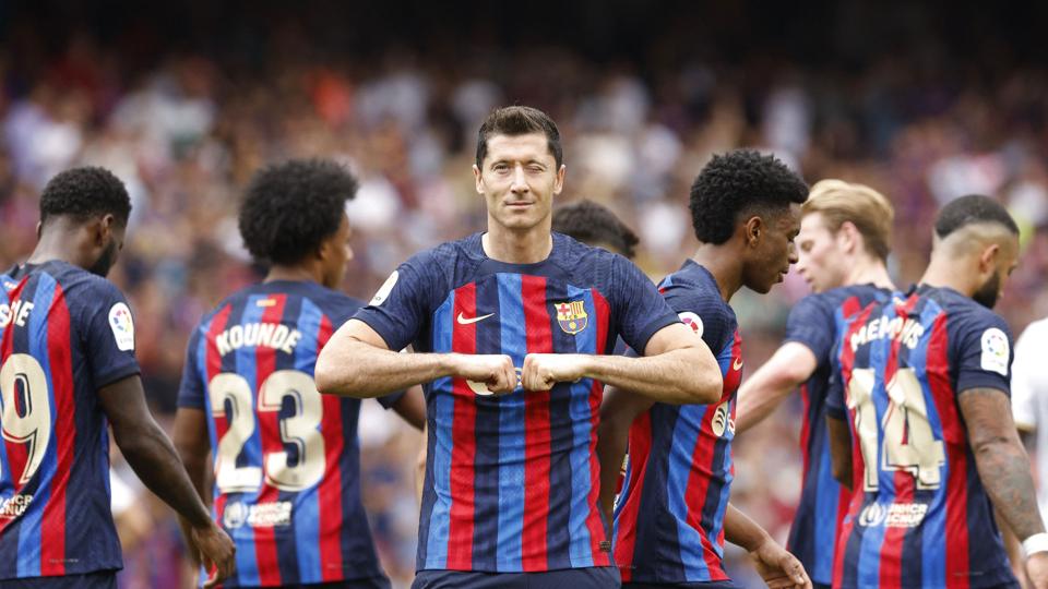 Robert Lewandowski har i alt scoret 11 mål i 8 kampe for FC Barcelona. <i>Albert Gea/Reuters</i>