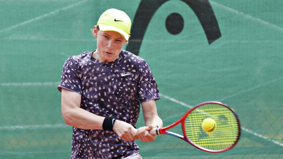19-årige Elmer Møller er dansk mester i tennis, men kunne ikke nedlægge Marcelo Arevalo i El Salvador. <i>Henning Bagger/Ritzau Scanpix</i>