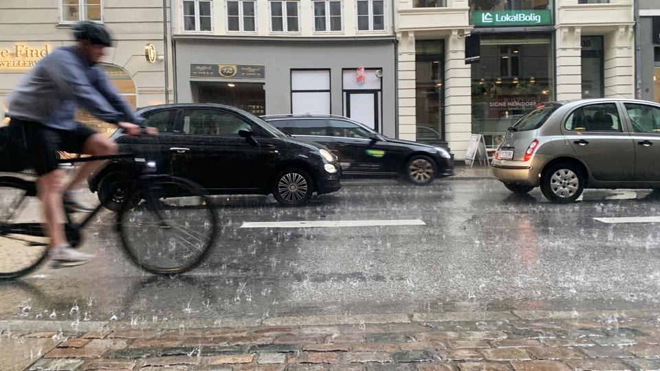 Søndag kan det blive en våd fornøjelse at være nordjyde eller københavner ifølge DMI. (Arkivfoto). <i>Kristian Djurhuus/Ritzau Scanpix</i>