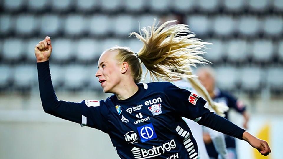 Amalie Vangsgaard har indtil videre scorede 18 mål i 18 kampe i denne sæson. <i>Foto: Mia Eriksson</i>