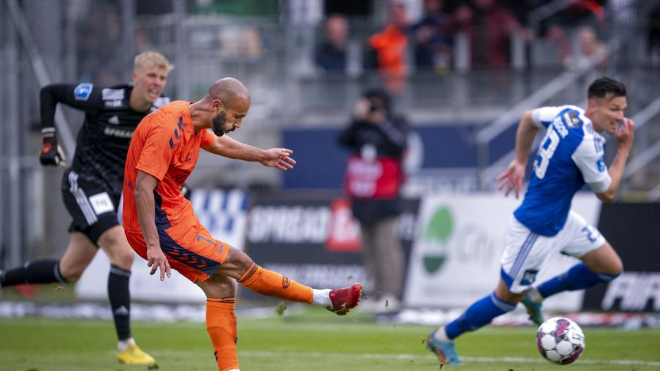 VAR-systemet var ude af drift, da Issam Jebali bragte OB foran 2-0 mod Lyngby. <i>Liselotte Sabroe/Ritzau Scanpix</i>