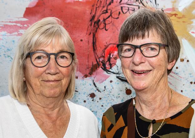 Lise Nielsen og Karen-Margrethe Lauridsen sætter Øland på verdenskortet med udstillingen Kunst på Øland, der i den kommende weekend gennemføres for ottende gang. <i>Foto: Jesper Hansen</i>