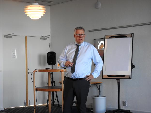 Søren Smalbro kaldte Hirtshals for en turist- og erhvervsudviklings by, som går rigtig godt. <i>Foto: Jens Brændgaard</i>