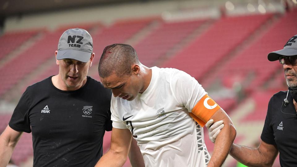 Winston Reid (th.) spillede på flere danske ungdomslandshold, men på seniorniveau er det New Zealands landshold, der har haft glæde af hans evner. (Arkivfoto) <i>Shinji Akagi/Ritzau Scanpix</i>