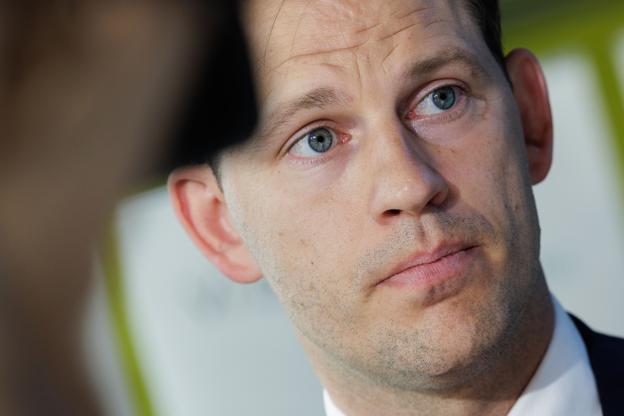 - Det er svært at ansætte sygeplejersker, når de ikke er der. Det er fint nok med et mål om 1.000 ekstra sygeplejersker, men måske burde man i stedet tale om det strukturelle problem, der handler om mangel på arbejdskraft, siger Mads Duedahl. <i>Arkivfoto: Henrik Bo</i>