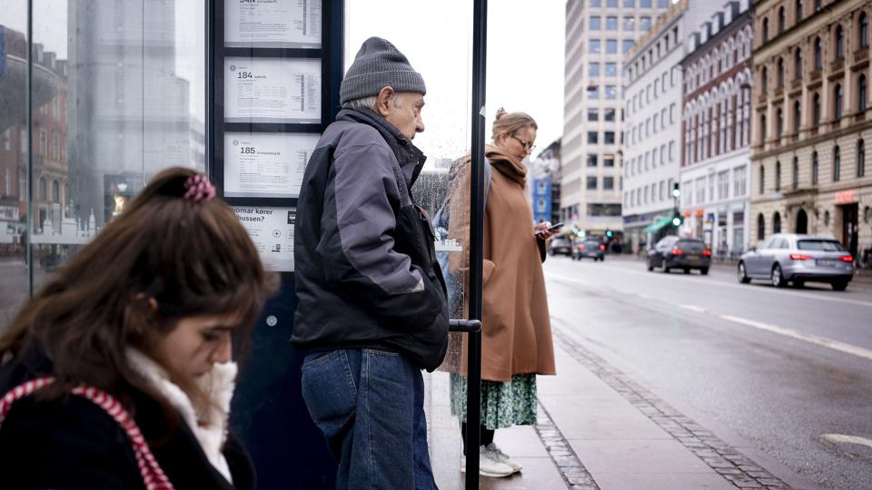 Regionale busselskaber får 125 millioner som ekstra kompensation for det passagertab, de har haft efter corona. Men også stigende brændstofpriser truer busserne, så flere ruter vil stadig være i risiko for at lukke trods tilskuddet, mener KL. (Arkivfoto). <i>Liselotte Sabroe/Ritzau Scanpix</i>