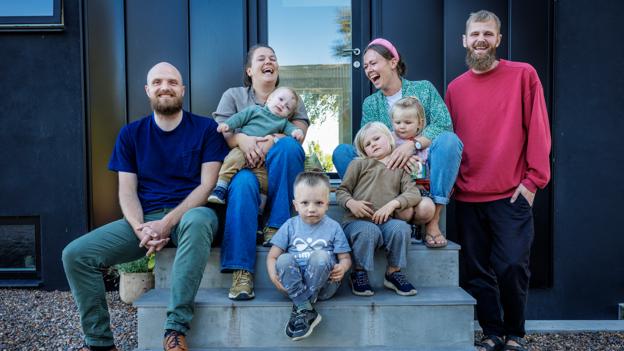 De unge familier her er med til at trække endnu flere til - og sammenholdet mellem beboerne i Skyum er stærkt. <i>Foto: Martin Damgård</i>