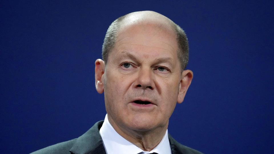 - Disse skue-folkeafstemninger, som Rusland bebuder i det østlige Ukraine, må fordømmes af det internationale samfund, siger den tyske forbundskansler, Olaf Scholz til journalister ved FN's generalforsamling i New York. <i>Pool/Reuters</i>