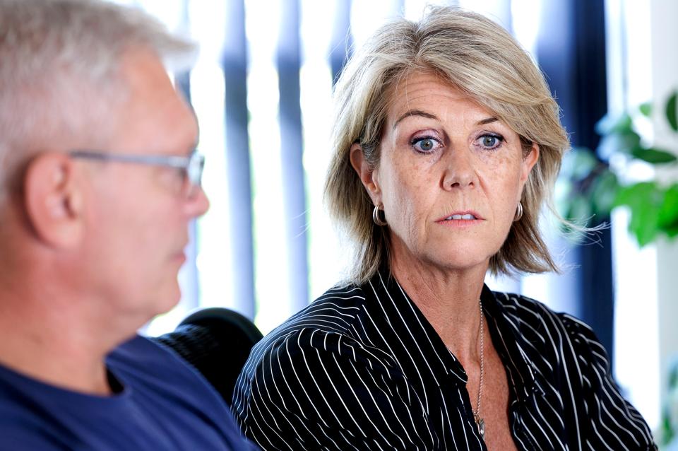 Tina Schjøtt blev hårdt ramt af mødet med den svenske lystløgner. Nu tyder noget på, at Pella Hjertshagen omsider er ude af Tina og Morten Schjøtts liv. <i>Foto: Torben Hansen</i>