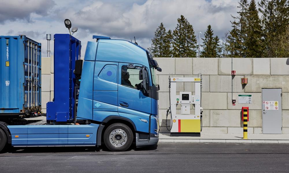 Der er behov for at etablere en en effektiv brændstofinfrastruktur, fordi brændselscelle-lastbilerne vil være vigtige for lange og tunge transporter om ganske få år. Foto: Volvo Trucks.
