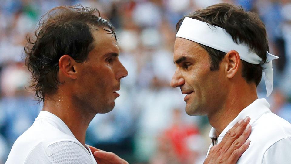 Roger Federer (til højre) har en drøm om at spille sin sidste kamp på topplan side om side med den mangeårige ven og rival Rafael Nadal. (Arkivfoto). <i>Adrian Dennis/Ritzau Scanpix</i>