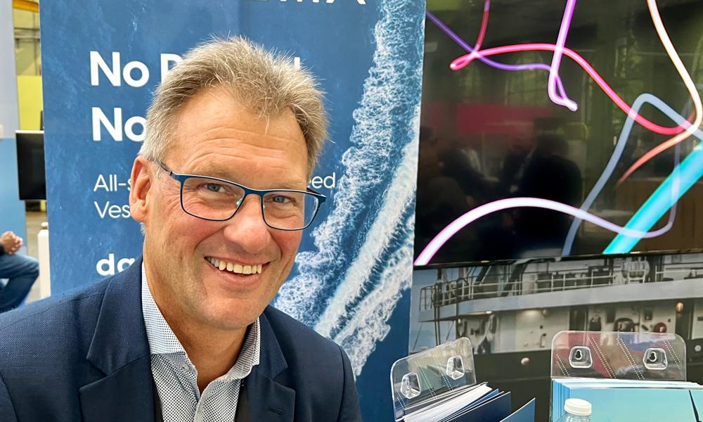 Stifter af Dacoma, Arnd Bauricter ser store muligheder i den nye løsning til flerskrogsbåde. Stifter af Dacoma, Arnd Bauricter ser store muligheder i den nye løsning til flerskrogsbåde.