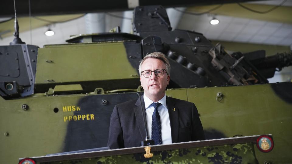 Forsvarsminister Morten Bødskov (S) holder pressemøde på Panserværkstedet Sandholm i Birkerød onsdag den 21. september 2022. (Foto: Martin Sylvest/Ritzau Scanpix 2022) <i>Martin Sylvest/Ritzau Scanpix</i>