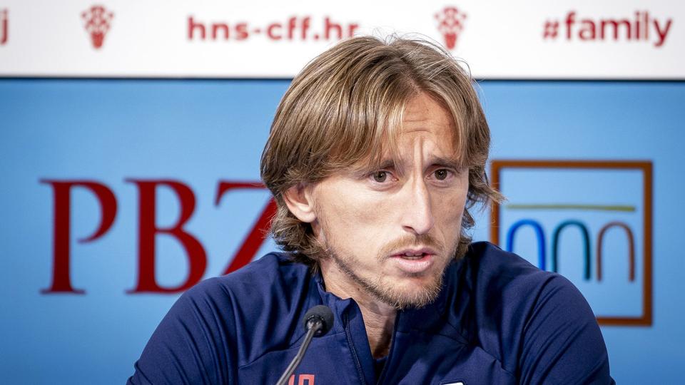 Luka Modric ses her på onsdagens pressemøde på Stadion Maksimir i Zagreb. <i>Liselotte Sabroe/Ritzau Scanpix</i>