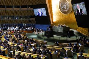 Biden: Putin krænker skamløst FN-pagten