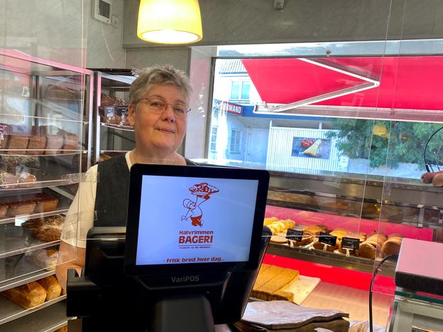 Historien om det lille bageri er nået ud til landsdækkende medier som TV 2 News, BT og Aftenshowet, fortæller Lisbeth Holmsgaard Mikkelsen. <i>Foto: Bitten Holmsgaard</i>