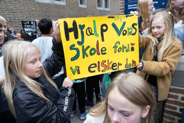 Utilfredse borgere og elever fra Sofiendalskolen protesterer mod Aalborg Kommunes sparebudget. Aalborg 21 September 2022 <i>Foto: Claus Søndberg</i>