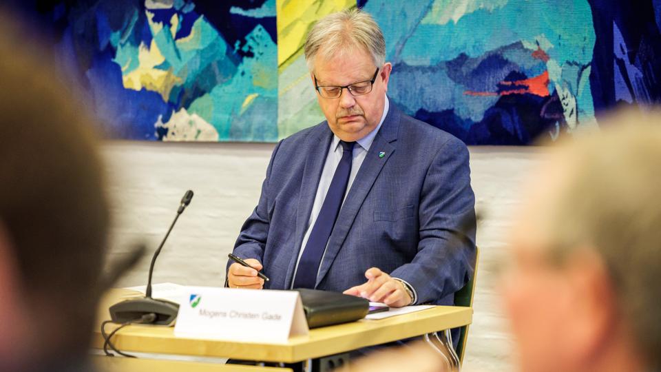 Borgmester Mogens Chr. Gade (V) og resten af de politiske kolleger går nogle hårde uger i møde. <i>Arkivfoto: Martin Damgård</i>
