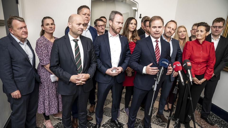 Ni partier præsenterede fredag en inflationshjælpepakke til danskerne. <i>Mads Claus Rasmussen/Ritzau Scanpix</i>