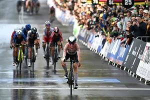 Hollandsk cykelstjerne med brækket albue tager VM-titlen