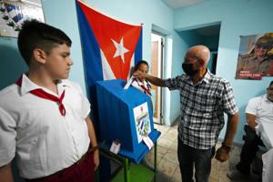 Cubanere stemmer for adoption og ægteskab mellem homoseksuelle