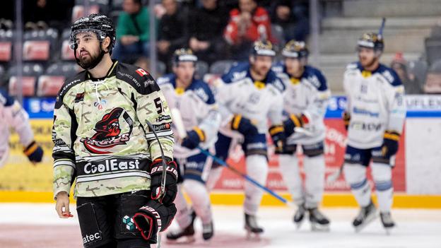 Det var bare ikke Aalborg Pirates' aften, synes Ben Carroll her at konstatere. <i>Foto: Lars Pauli</i>