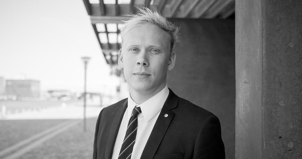 - Vi forventer, at der kommer flere konkurser i fremtiden. Det gør vi på den baggrund af, at flere virksomheder eksempelvis forventer nedgang i både aktivitet og beskæftigelse, siger Lasse Lundqvist, konsulent i SMVdanmark - Vi forventer, at der kommer flere konkurser i fremtiden. Det gør vi på den baggrund af, at flere virksomheder eksempelvis forventer nedgang i både aktivitet og beskæftigelse, siger Lasse Lundqvist, konsulent i SMVdanmark