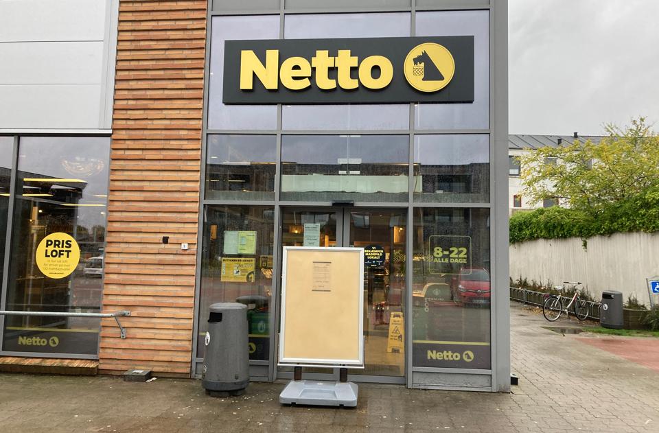 Onsdag morgen var Netto i Vrå fortsat lukket. <i>Foto: Thomas Nielsen</i>