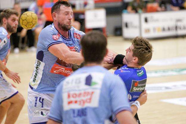 Den tidligere Aalborg-spiller Jacob Bagersted styrede SønderjyskEs forsvar med hård hånd. <i>Foto: Bo Lehm</i>