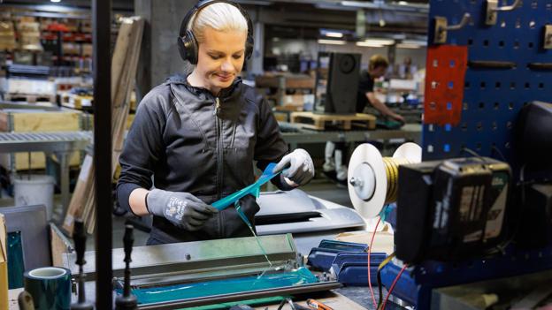 Virksomheden har taget flere ind og har nu 45 medarbejdere i produktionen.