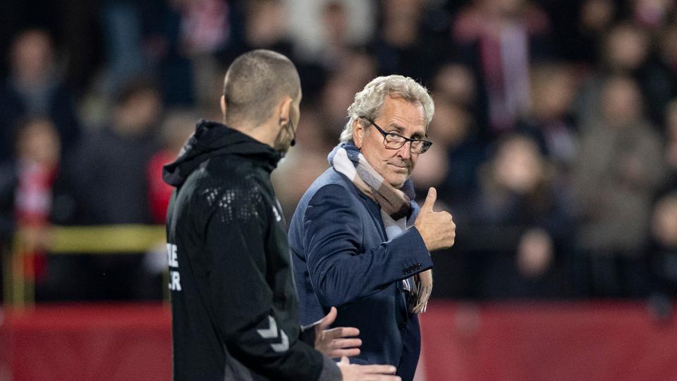 Erik Hamrén har fået sat et aftryk på AaB, der fremstod mere afklaret og bedre afstemt end i Hamréns comeback-kamp mod AGF. <i>Foto: Claus Søndberg</i>