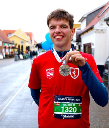 Nickolai er bidt af løb. Og han modbeviste i den grad lægernes dom, da han lørdag løb 10-kilometers-distancen ved Skagen Marathon.