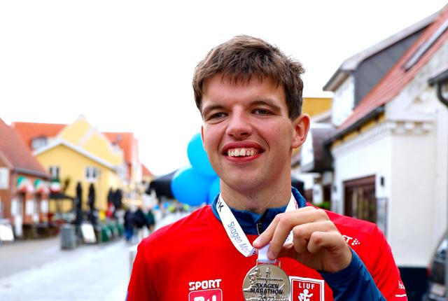 Nickolai er bidt af løb. Og han modbeviste i den grad lægernes dom, da han lørdag løb 10-kilometers-distancen ved Skagen Marathon. <i>Foto: Vibe Maria Dahl Andersen</i>