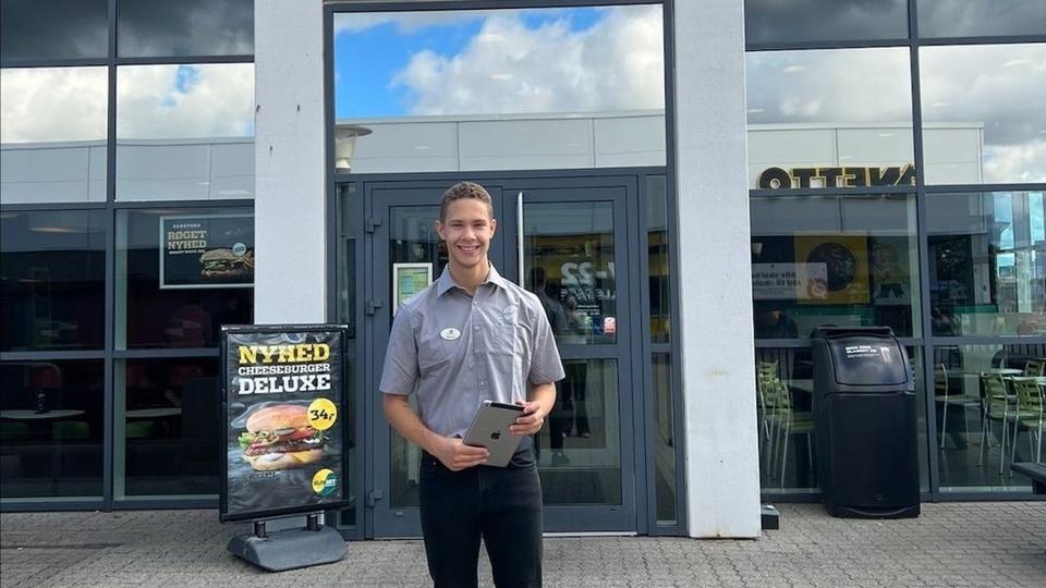 Restaurantchef Marcus Kristensen glæder sig til at byde velkommen i Sunset Boulevards nye lokaler på Hjørringvej i Frederikshavn <i>Foto: Sunset Boulevard, Frederikshavn</i>