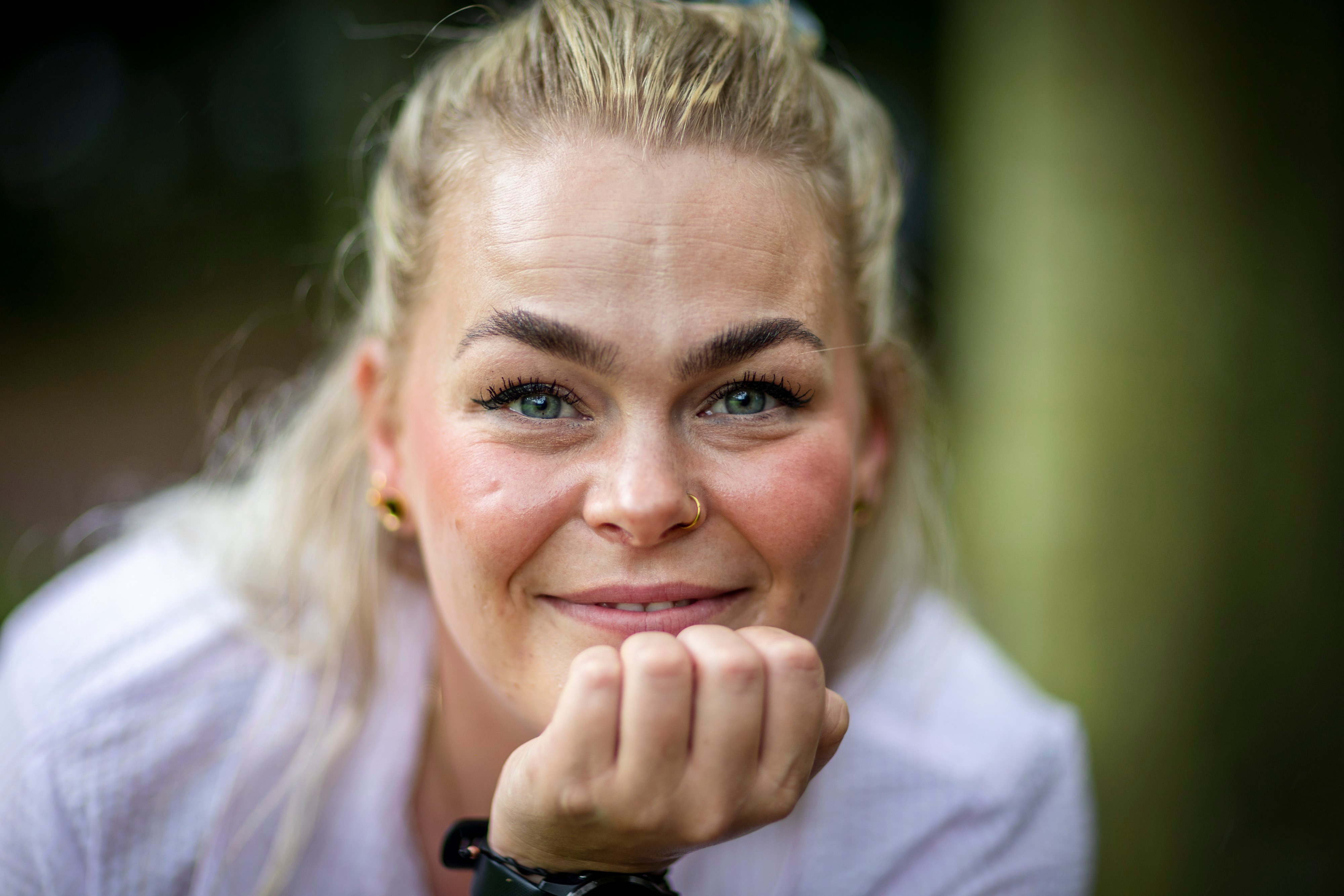 Sandra er noget så usædvanligt som en tilfreds sygeplejerske