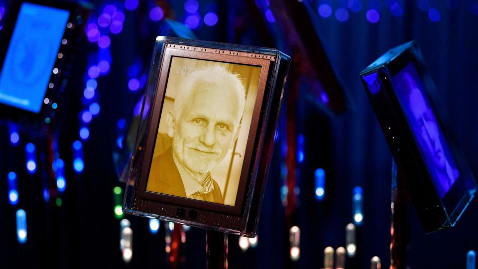 Et billede af Ales Bjaljatski vises frem ved det norske Nobelinstitut i Oslo. <i>Rodrigo Freitas/Ritzau Scanpix</i>