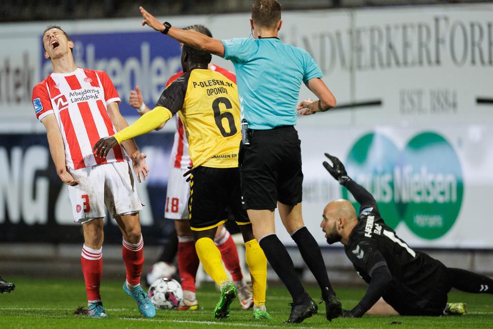 Jakob Ahlmann og holdkammeraterne måtte ærgre sig over, at man ikke kom nærmere holdene over nedrykningsstregen. <i>Foto: Henrik Bo</i>