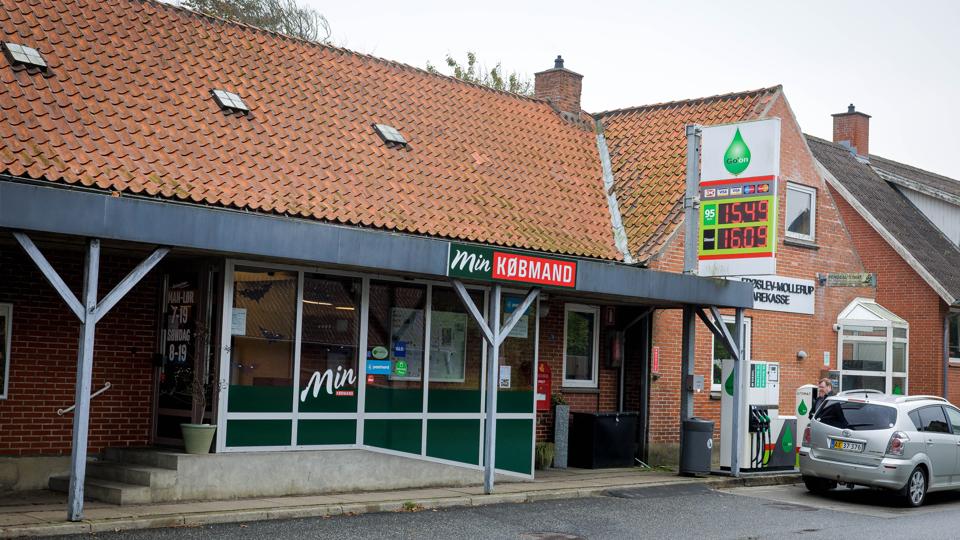 Det er 47-årige Ole Pedersen, der 5. december tager over efter Anette Pedersen, der havde et ønske om at trække sig efter 13 år i byen, for at prøve noget nyt. <i>Foto: Bo Lehm</i>