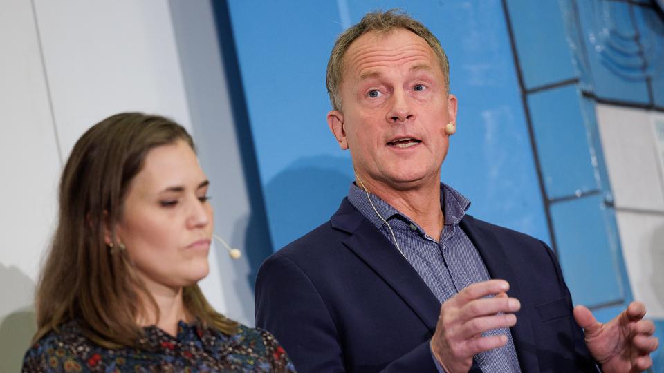 Kim Edberg, kandidat for Nye Borgerlige, vil ikke tvangsfodres med hestebønner, understregede han torsdag aften, da Nordjyske, TV 2 Nord og P4 Nordjylland holdt fælles vælgermøde på Vesthimmerlands Gymnasium i Aars. <i>Foto: Henrik Bo</i>