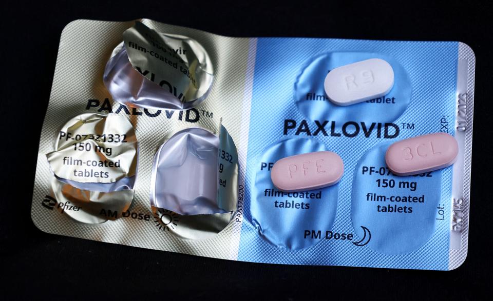 Det kræver en positiv covid-19 test, hvis man skal i betragtning til cornonapillen Paxlovid - men ikke alle ældre og svage har lige mulighed for at blive testet. <i>Arkivfoto: Wolfgang Rattay/Reuters</i>