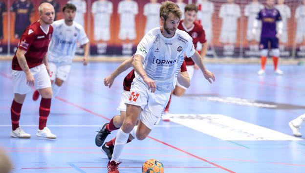Brian "Brizze" Mengel fik sin officielle hjemmebanedebut for Hjørring Futsal Klub. <i>Foto: Bente Poder</i>
