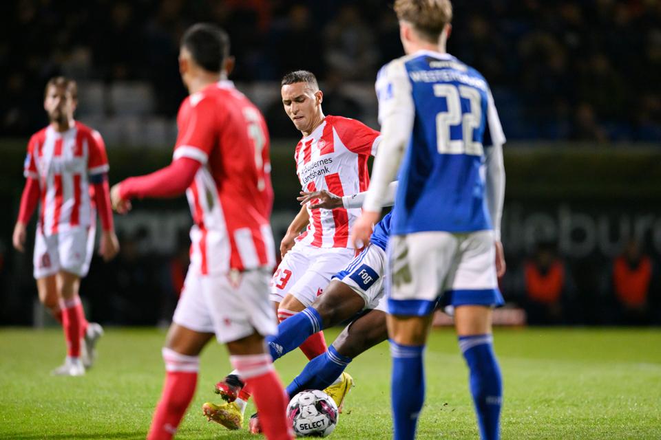 Younes Bakiz scorede begge AaB's mål mod Lyngby. <i>Foto: Philip Davali/Ritzau Scanpix</i>