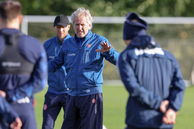 Erik Hamrén stod i spidsen for AaB, da klubben i 2004 tabte pokalfinalen til FC København. <i>Foto: Bente Poder</i>