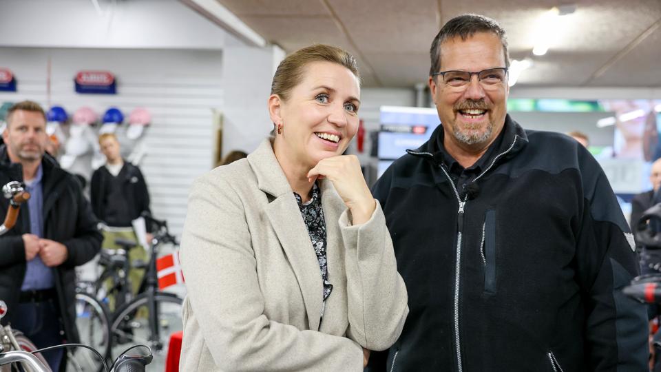 - Du skulle tage at smile noget mere, sagde Keld Fuglsang til Mette Frederiksen. Det råd tog hun til sig, og det er en af årsagerne til, at Keld Fuglsang nu ikke længere vil stemme på Inger Støjberg. <i>Foto: Bente Poder</i>